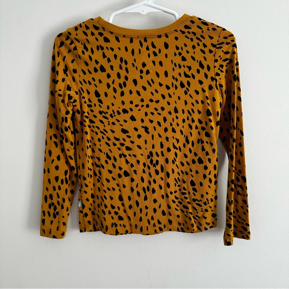 Kyte Baby bamboo marigold cheetah animal print long sleeve pocket tee size 3T - Picture 3 of 3